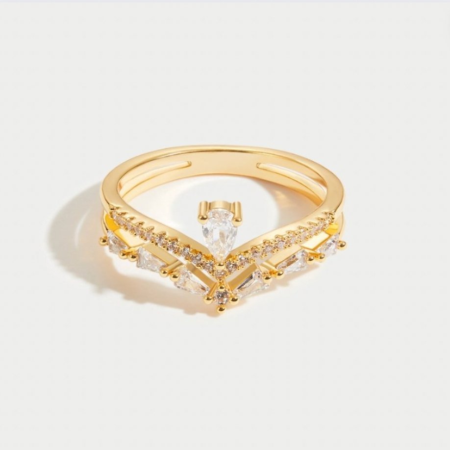 18K Gold Lilly Crystal Ring