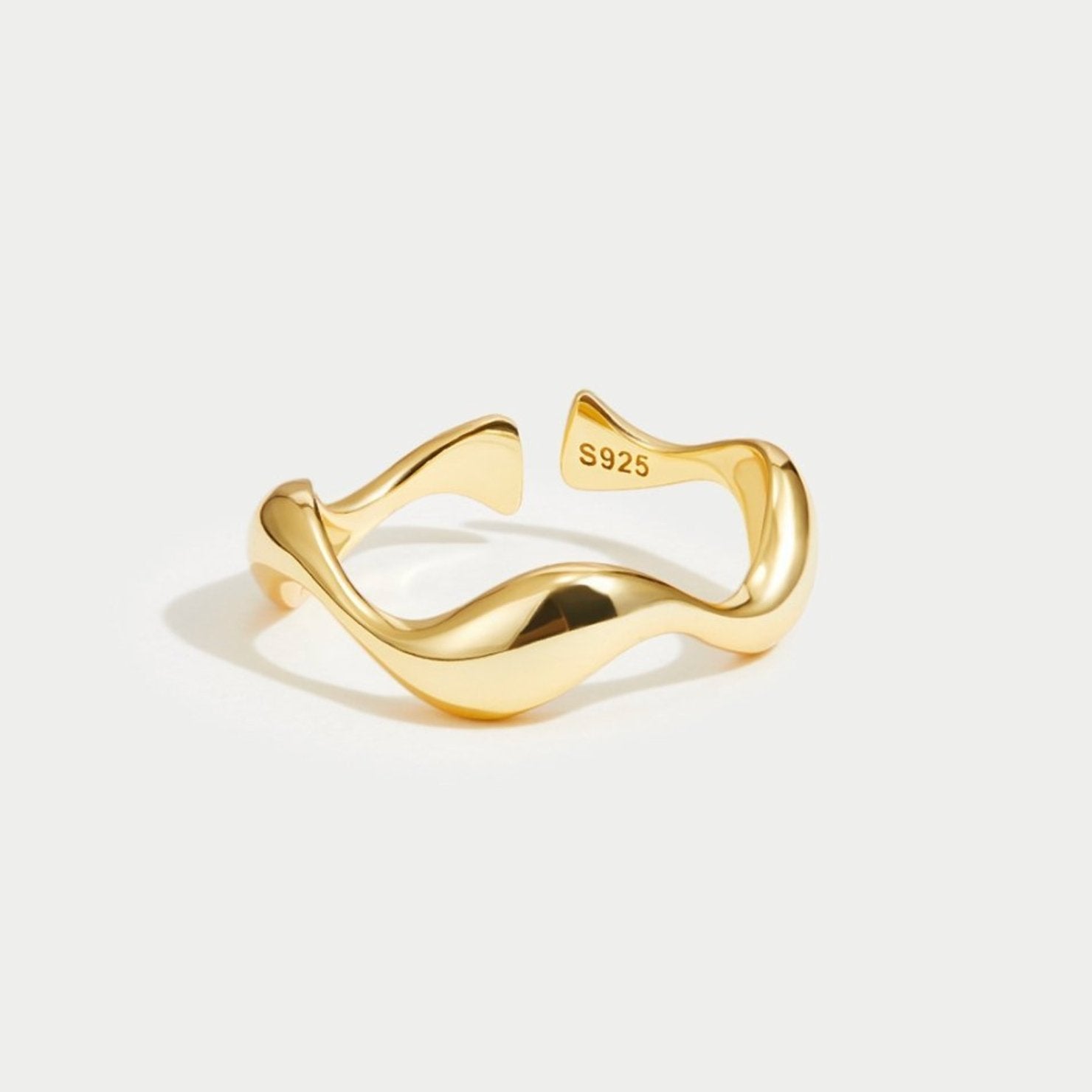 18K Gold Wave Ring