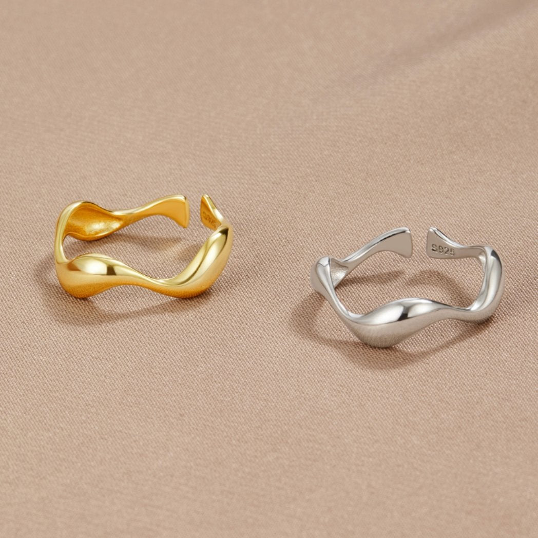 18K Gold Wave Ring