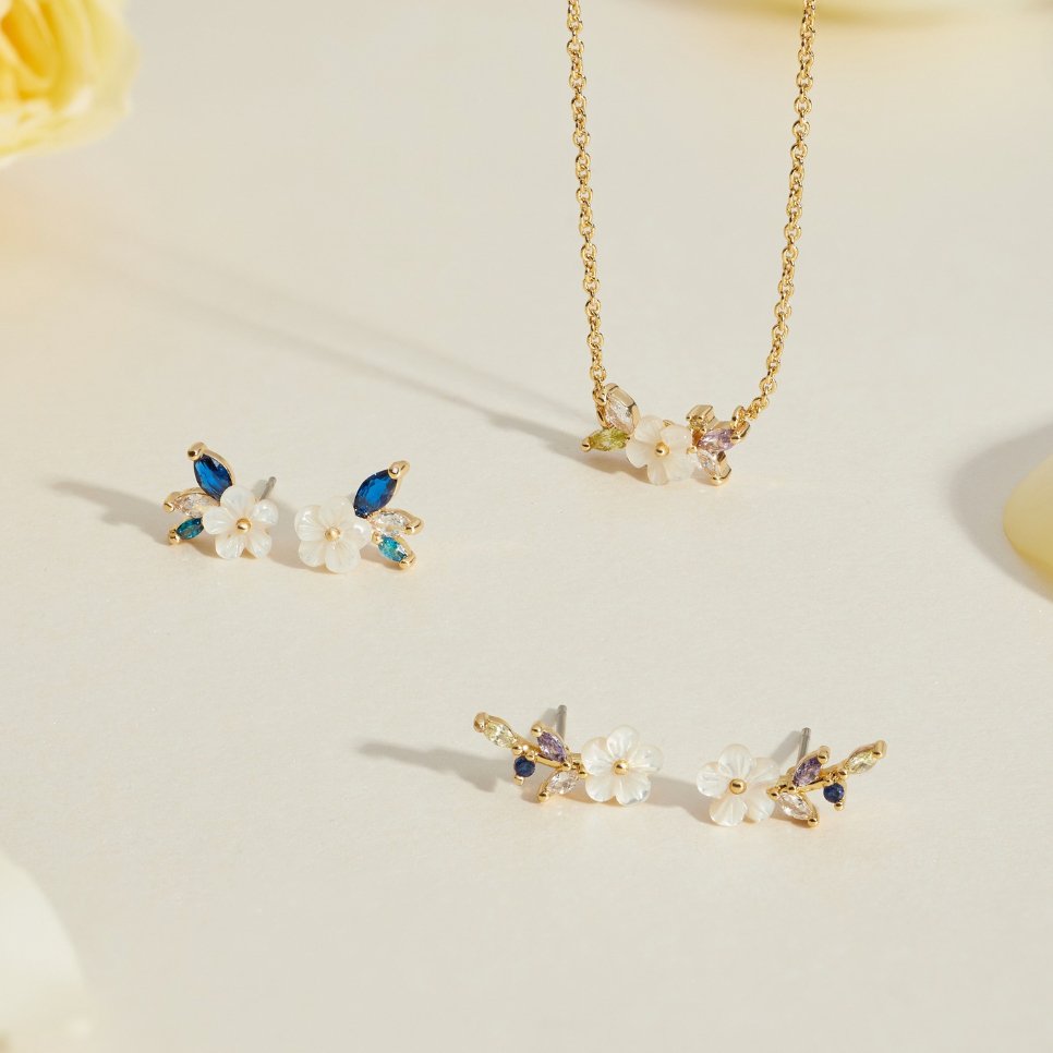 Crystal White Blossom Necklace