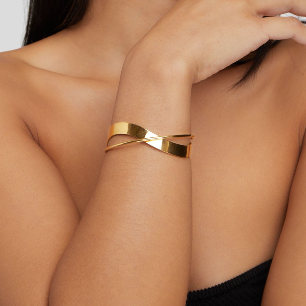 Eve Gold Bangle